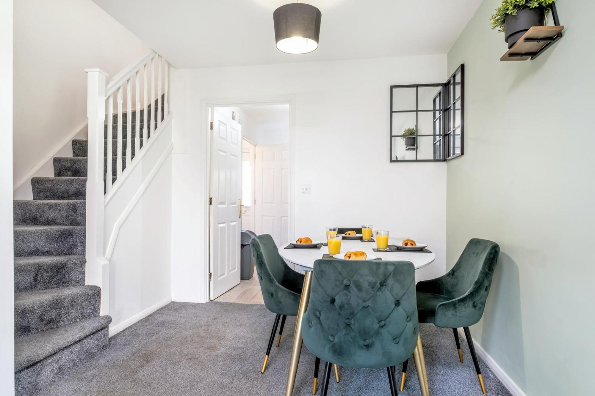 2 Bed House In - Sleeps 4 Holiday home
