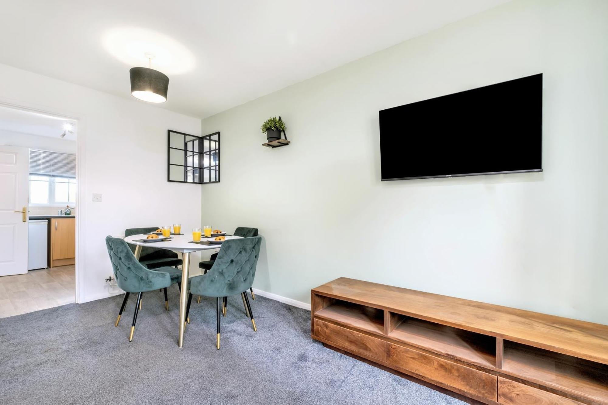 Holiday home 2 Bed House In - Sleeps 4 *