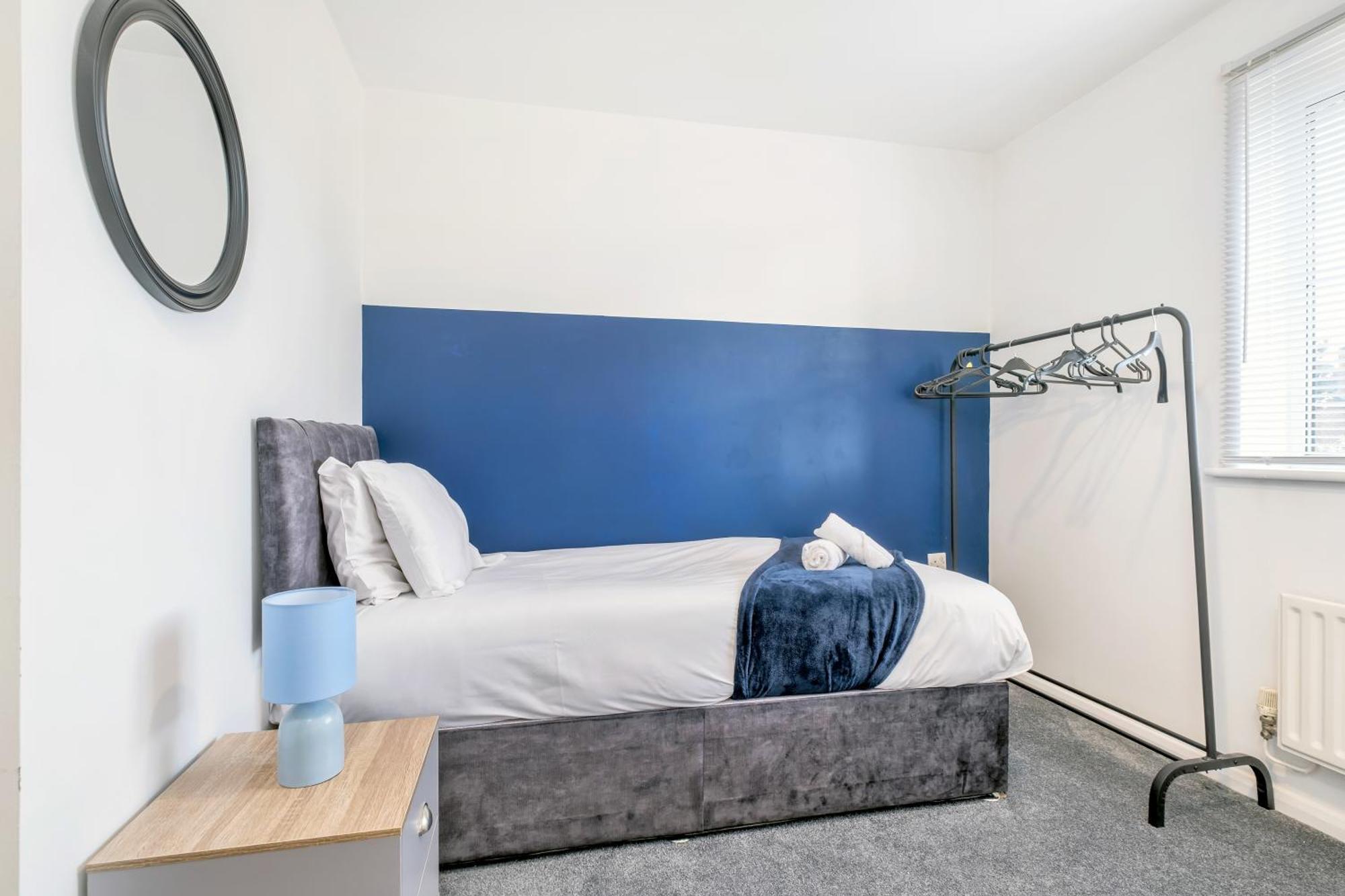 2 Bed House In - Sleeps 4 Holiday home Peterborough