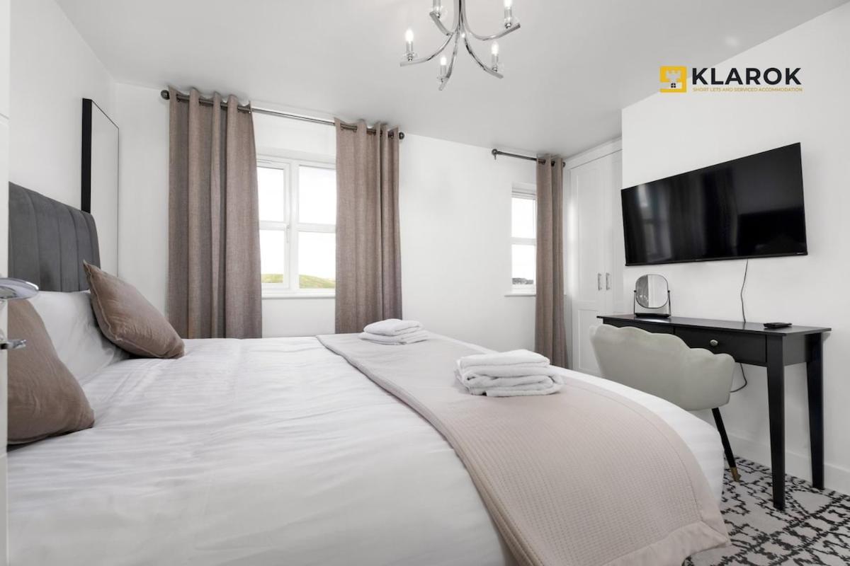 Super King Large 3 Bed Amenities Long Term Holiday home Peterborough
