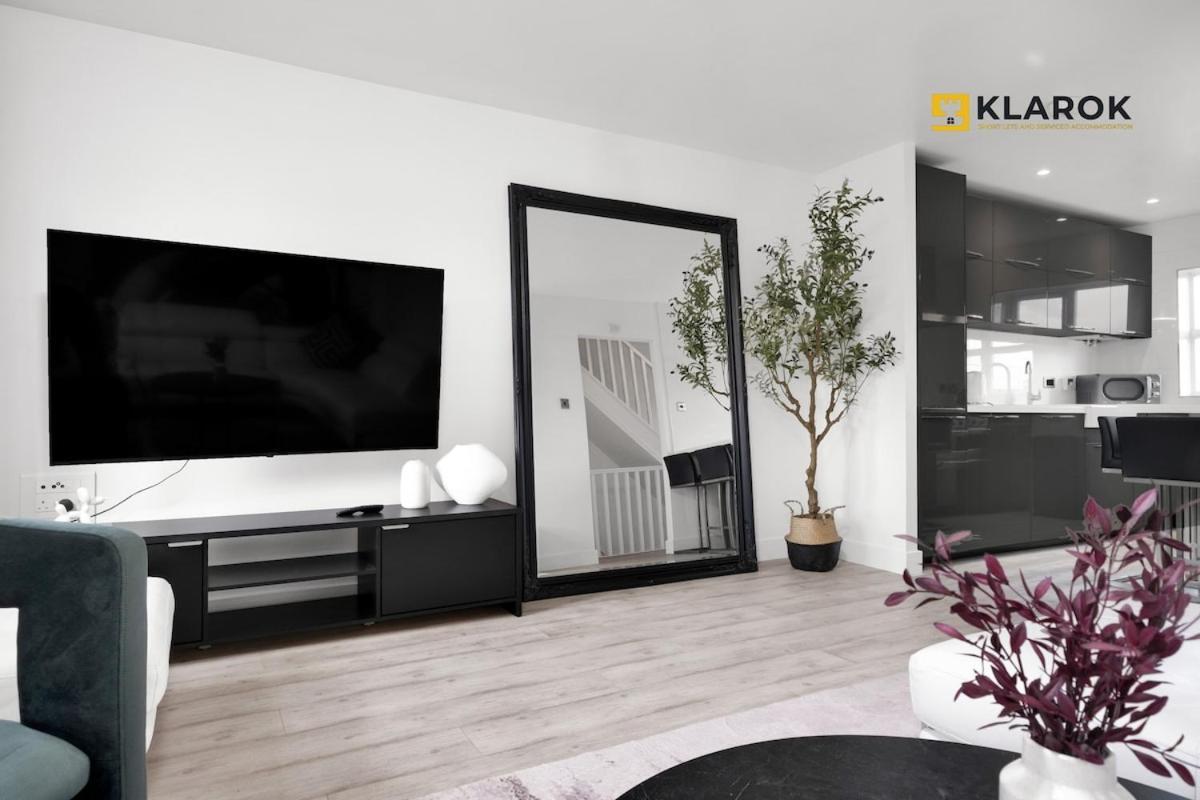 Super King Large 3 Bed Amenities Long Term Peterborough