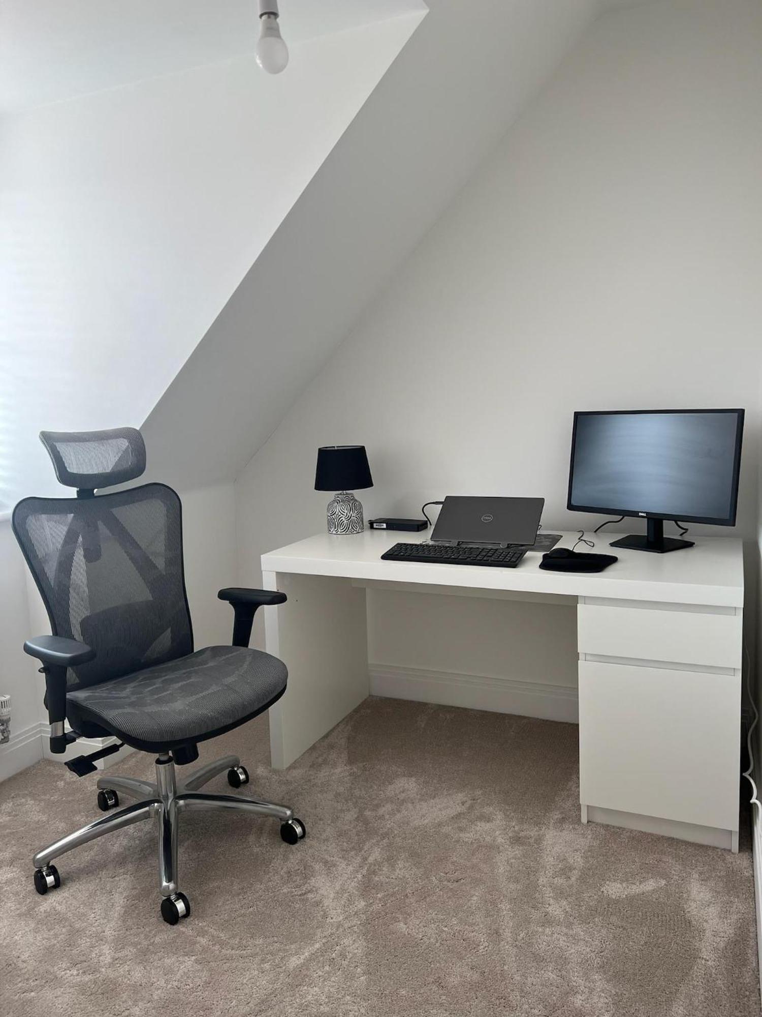 Cozy Retreat In Posh Hampton - Free Wi-fi, Parking * Peterborough