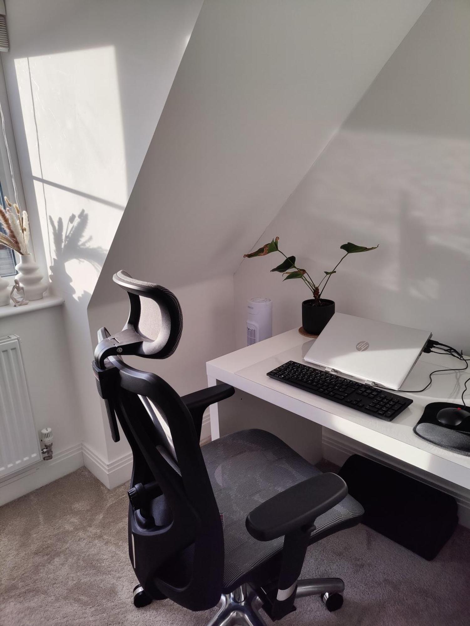 Cozy Retreat In Posh Hampton - Free Wi-fi, Parking Bed & Breakfast *