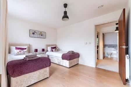 Location - Free Parking - Hawksbill Way