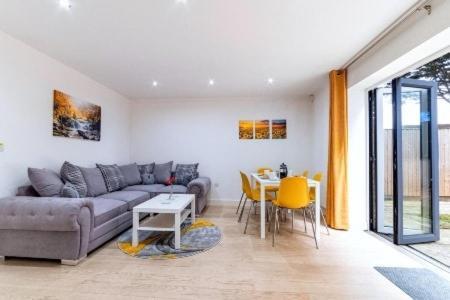 Location - Free Parking - Hawksbill Way Apartment