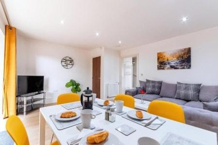 Apartment Location - Free Parking - Hawksbill Way Peterborough