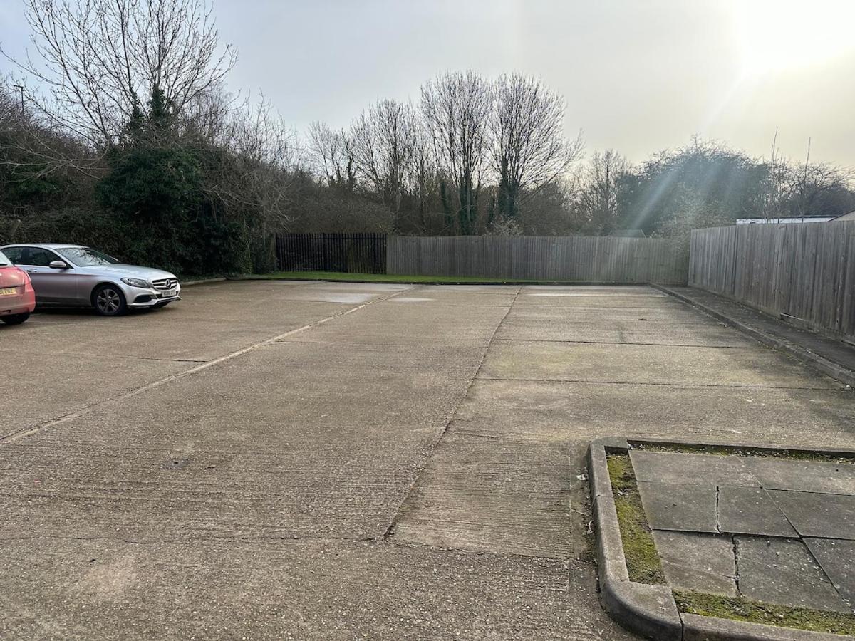 Cosy Flat Near Centre Apartment Peterborough