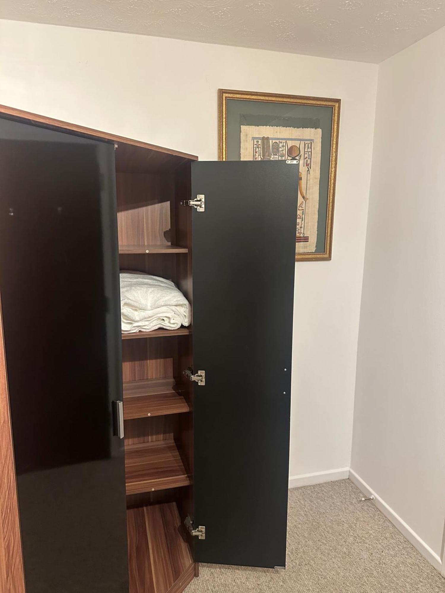 1br-sleeps2-parking-quietstay-citycentre *