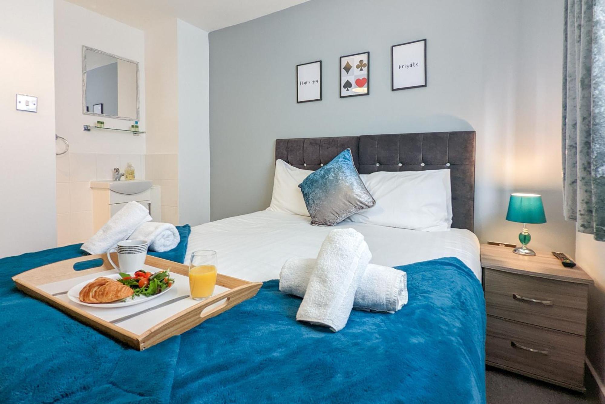 Holiday home Outfield Homes: 5-bedroom Contractor House With Wi-fi Peterborough
