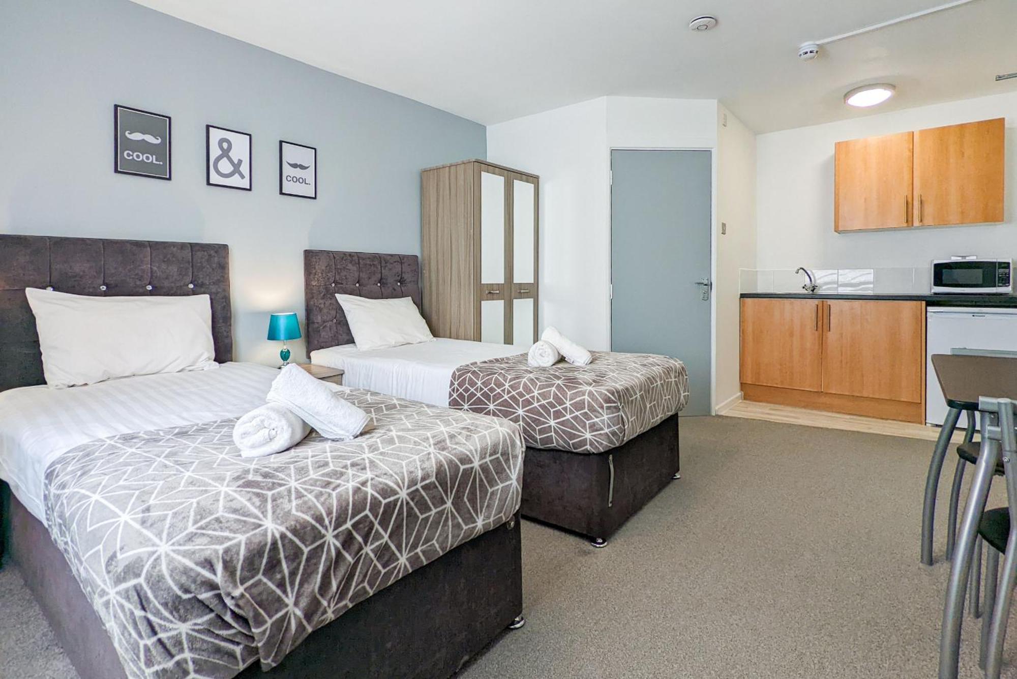 Holiday home Outfield Homes: 5-bedroom Contractor House With Wi-fi Peterborough