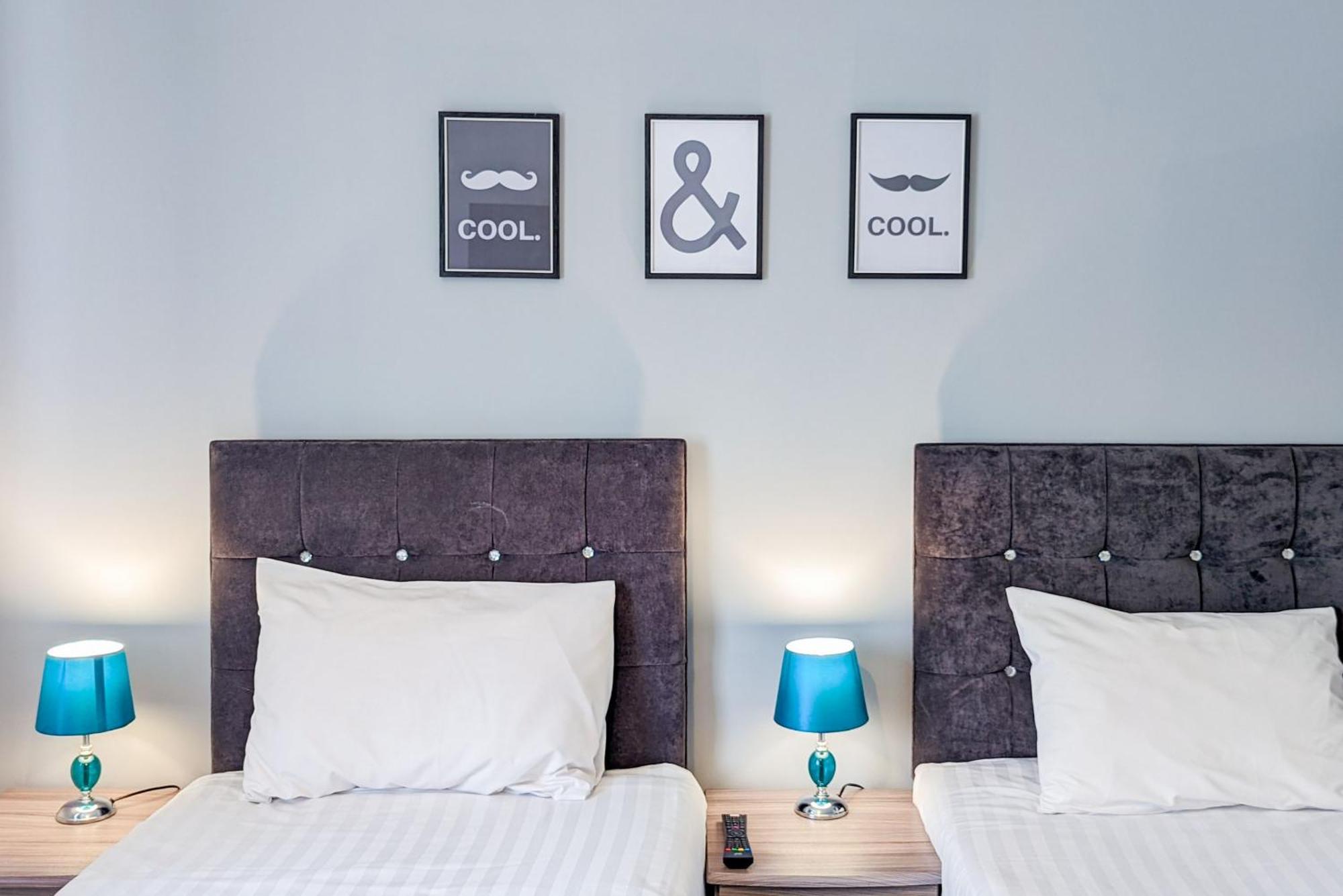 Outfield Homes: 5-bedroom Contractor House With Wi-fi Peterborough