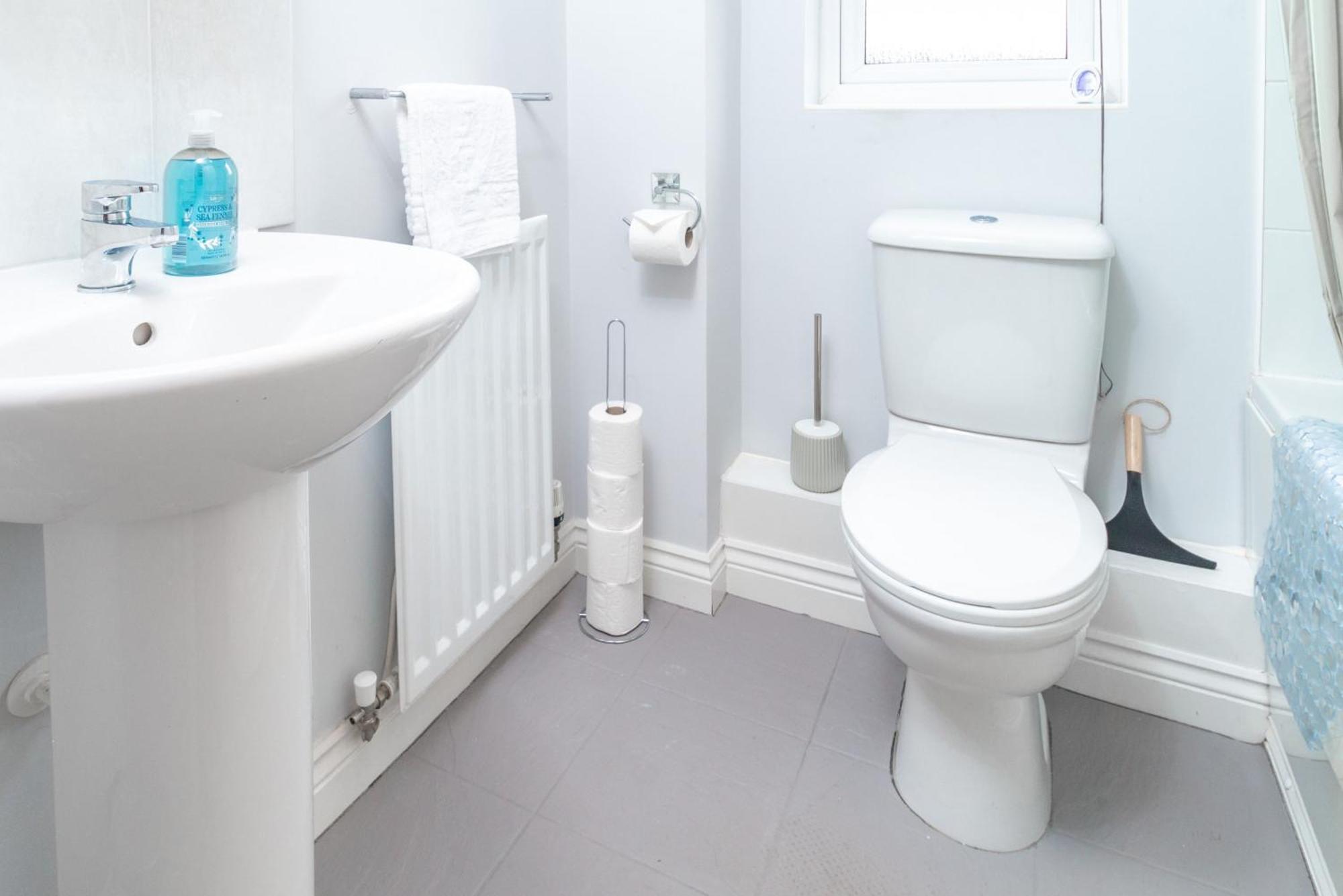 Holiday home Modern 4-bedroom Contractor House: Free Wifi & Short Lets Peterborough