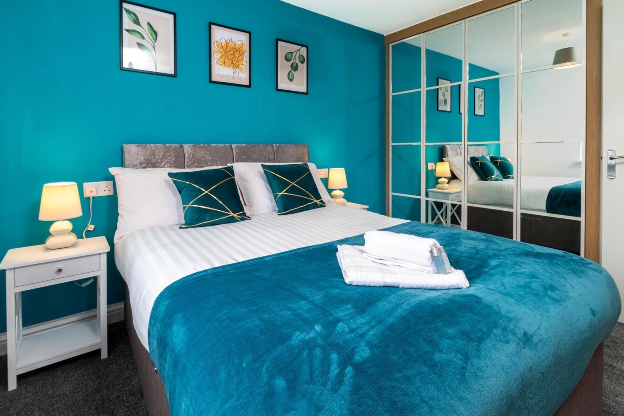 Holiday home Modern 4-bedroom Contractor House: Free Wifi & Short Lets Peterborough