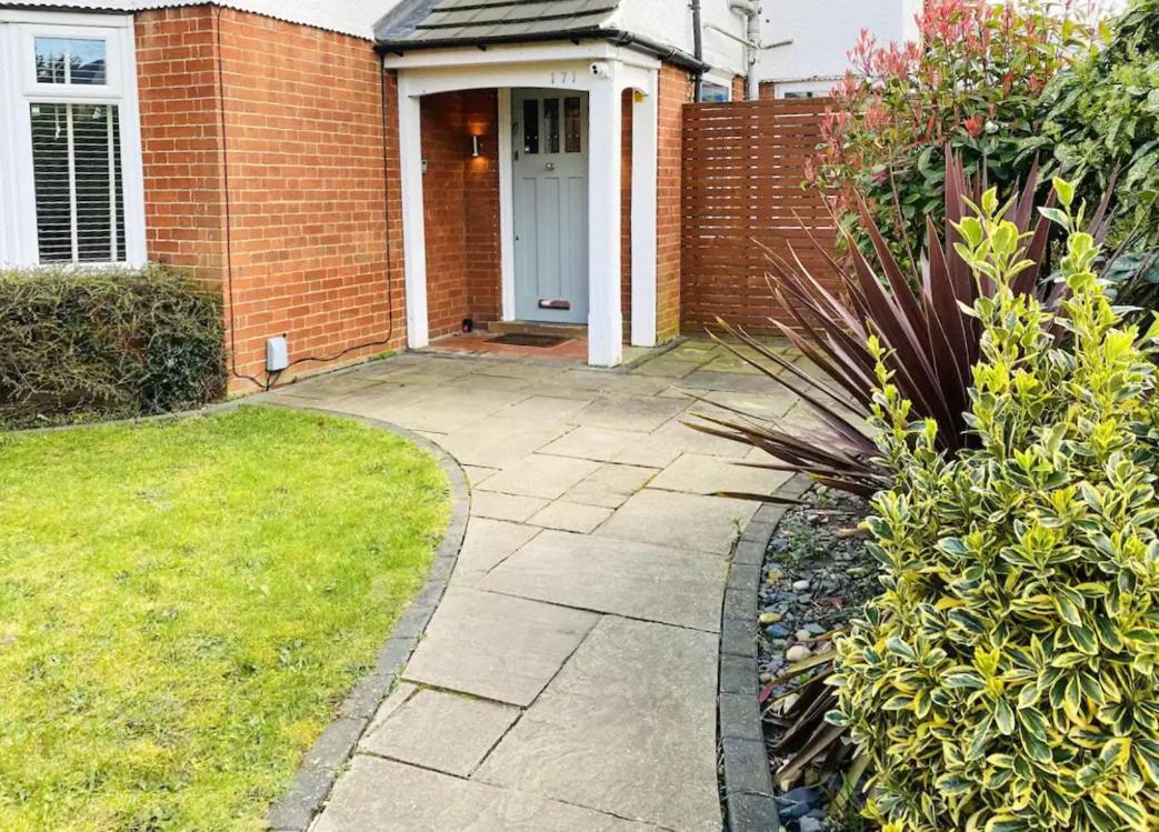 Large 5 Bedroom House - Holiday home *