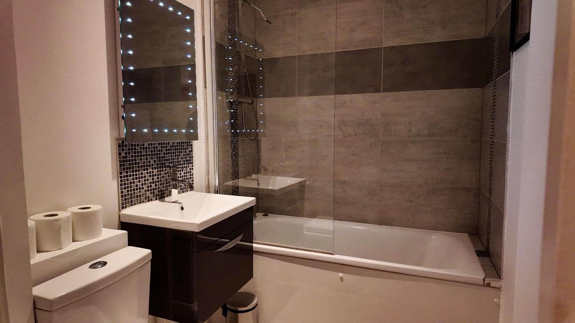 Apartment Center 1 Bed Flat