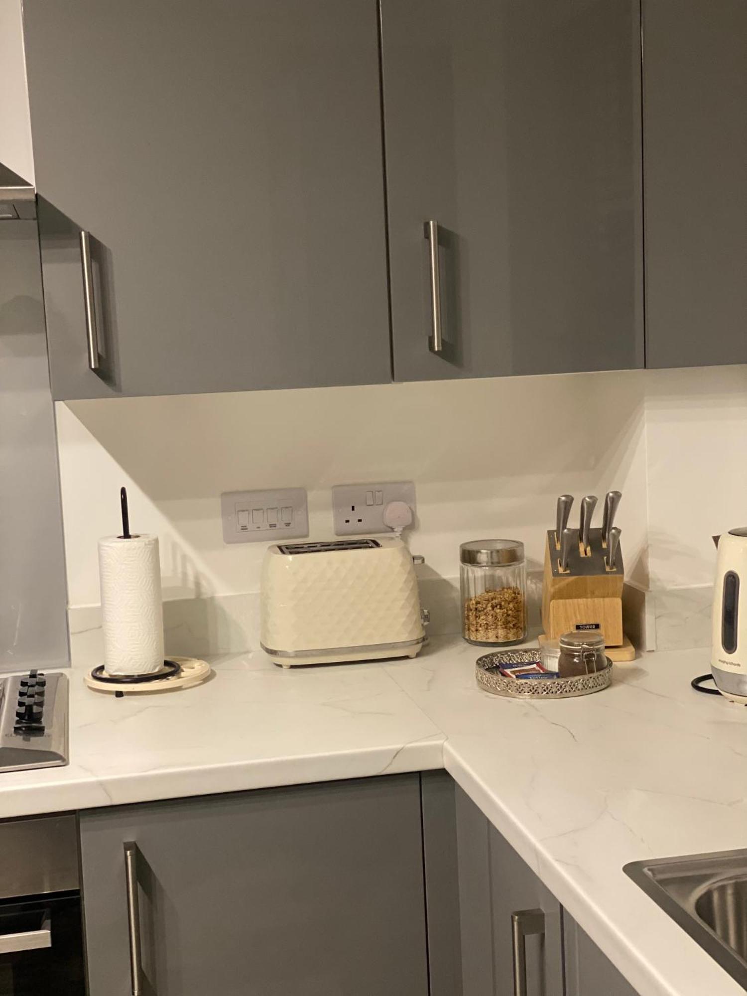 Center Near Healthcare Center One Bed With Free Private Parking Contractors Locum Staff Welcome Peterborough