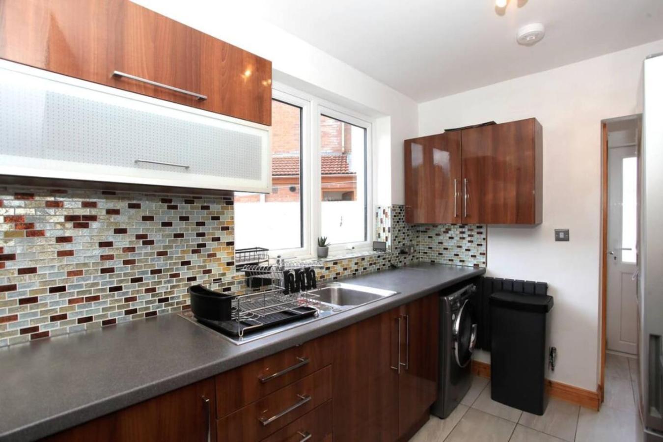 Spacious Retreat For Groups In Fantastic Location