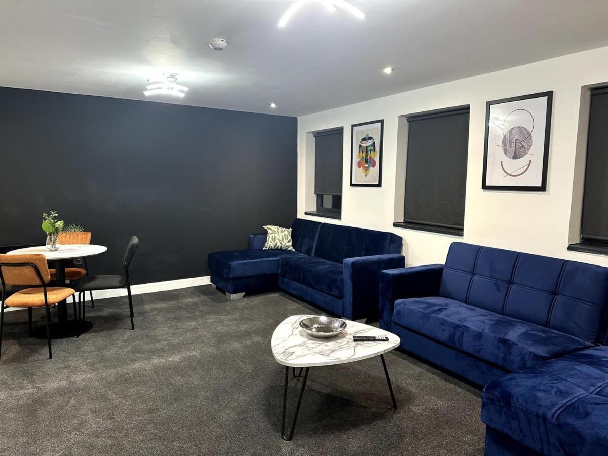 Superior 1-bed With 2 Sofa Beds Sleeps 6 Apartment