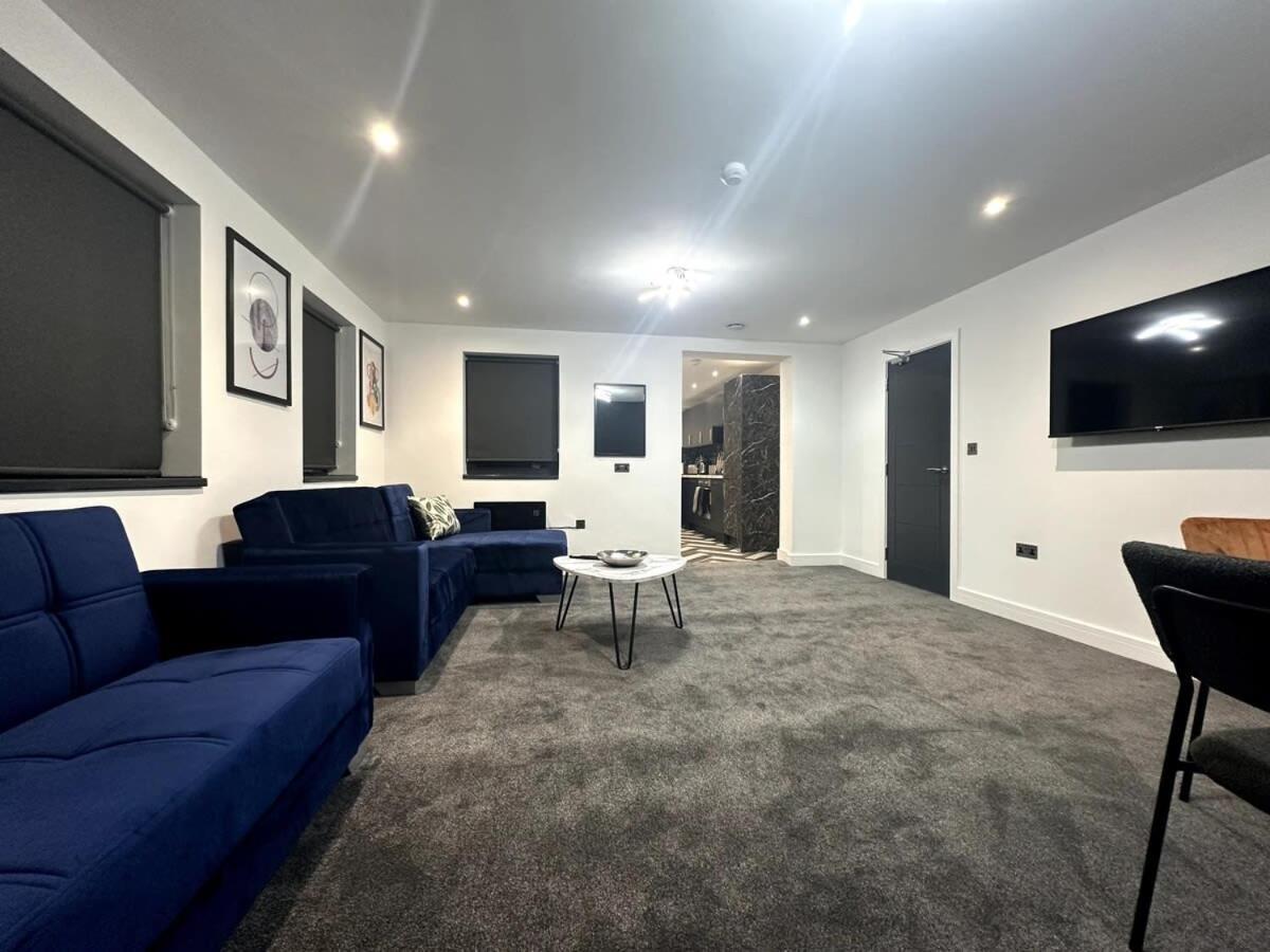 Superior 1-bed With 2 Sofa Beds Sleeps 6 Peterborough