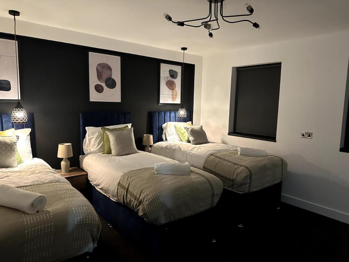 Superior 1-bed With 2 Sofa Beds Sleeps 6 *