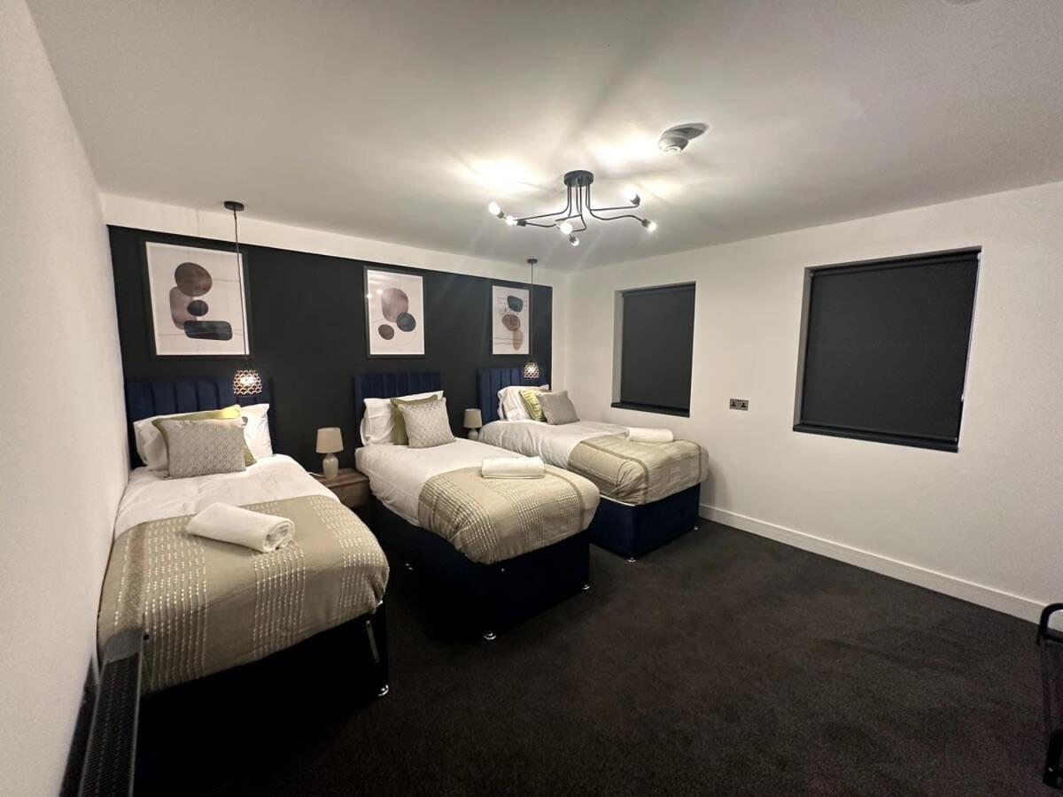 Superior 1-bed With 2 Sofa Beds Sleeps 6 Peterborough