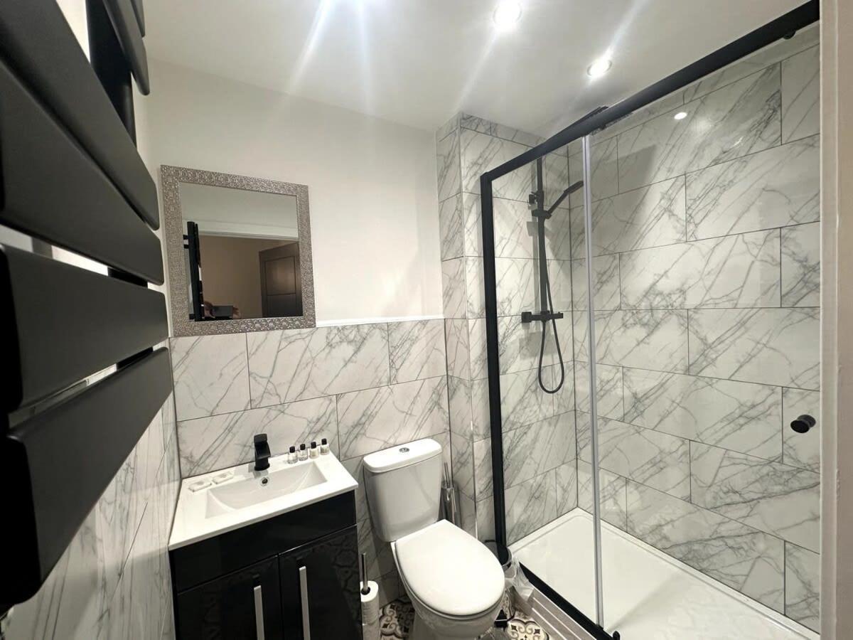 Newark House - 1 Bed Apartment *