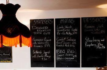 Dog In A Doublet Inn 4*