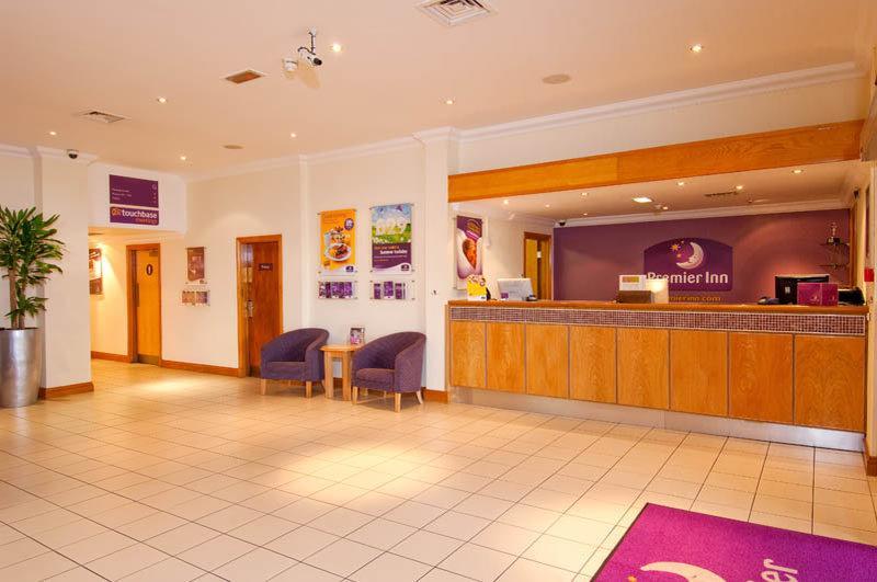 Premier J16) Hotel