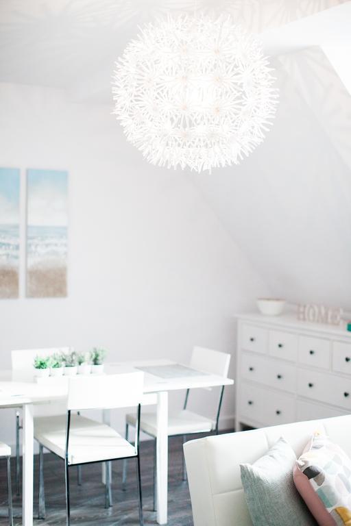 A Stylish In Apartment *