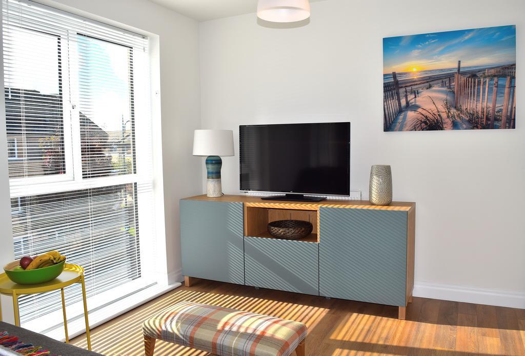 Westlake Apartment *