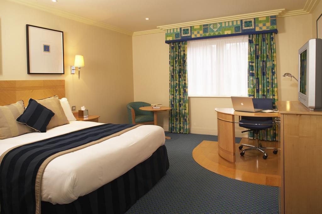 The Bull Hotel; Sure Collection By Western Peterborough