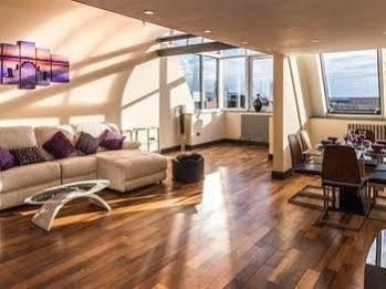 Shelton House *
