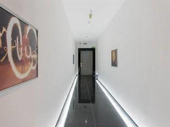 Apartment Shelton House *