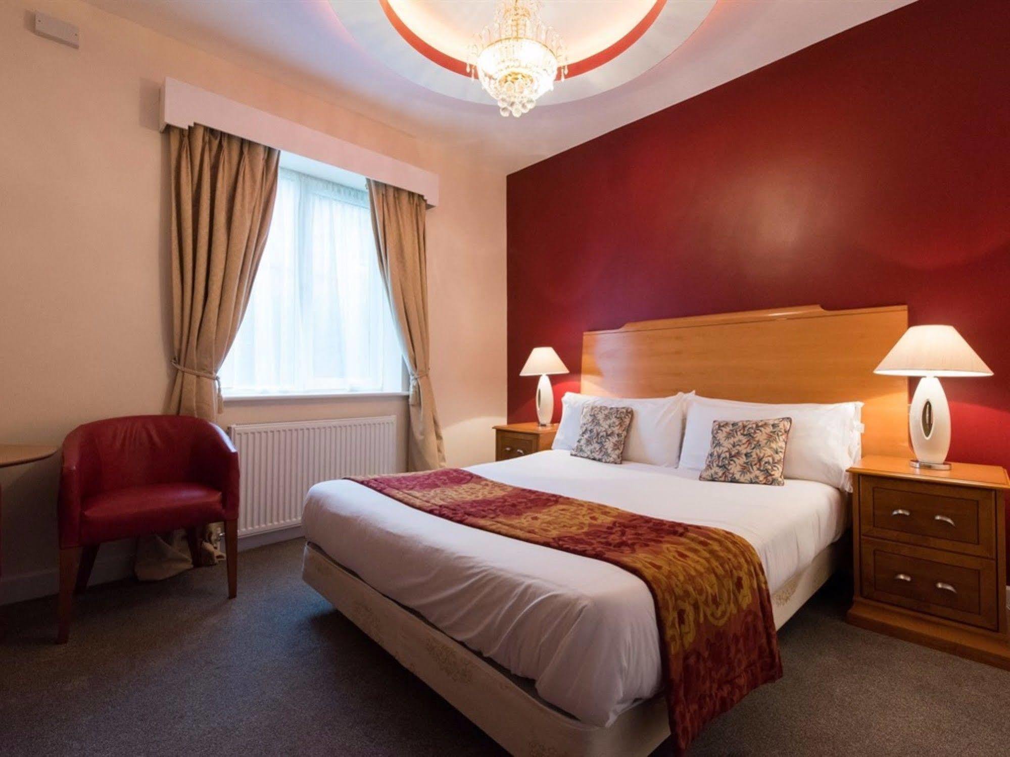 The Pearl 4*