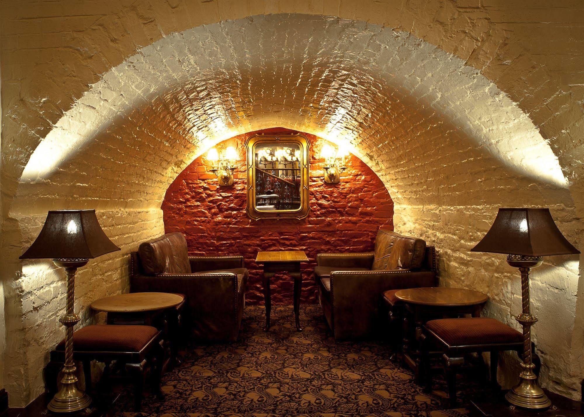 Hotel The Bull Hotel; Sure Collection By Western