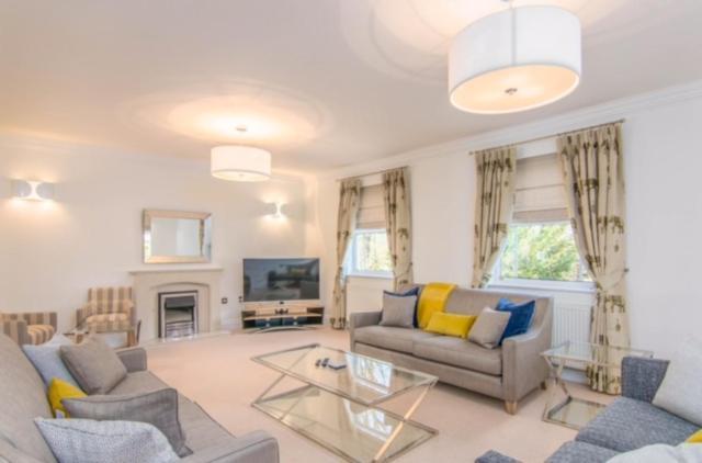 Jubilee Mansions 5* Retreat Apartment