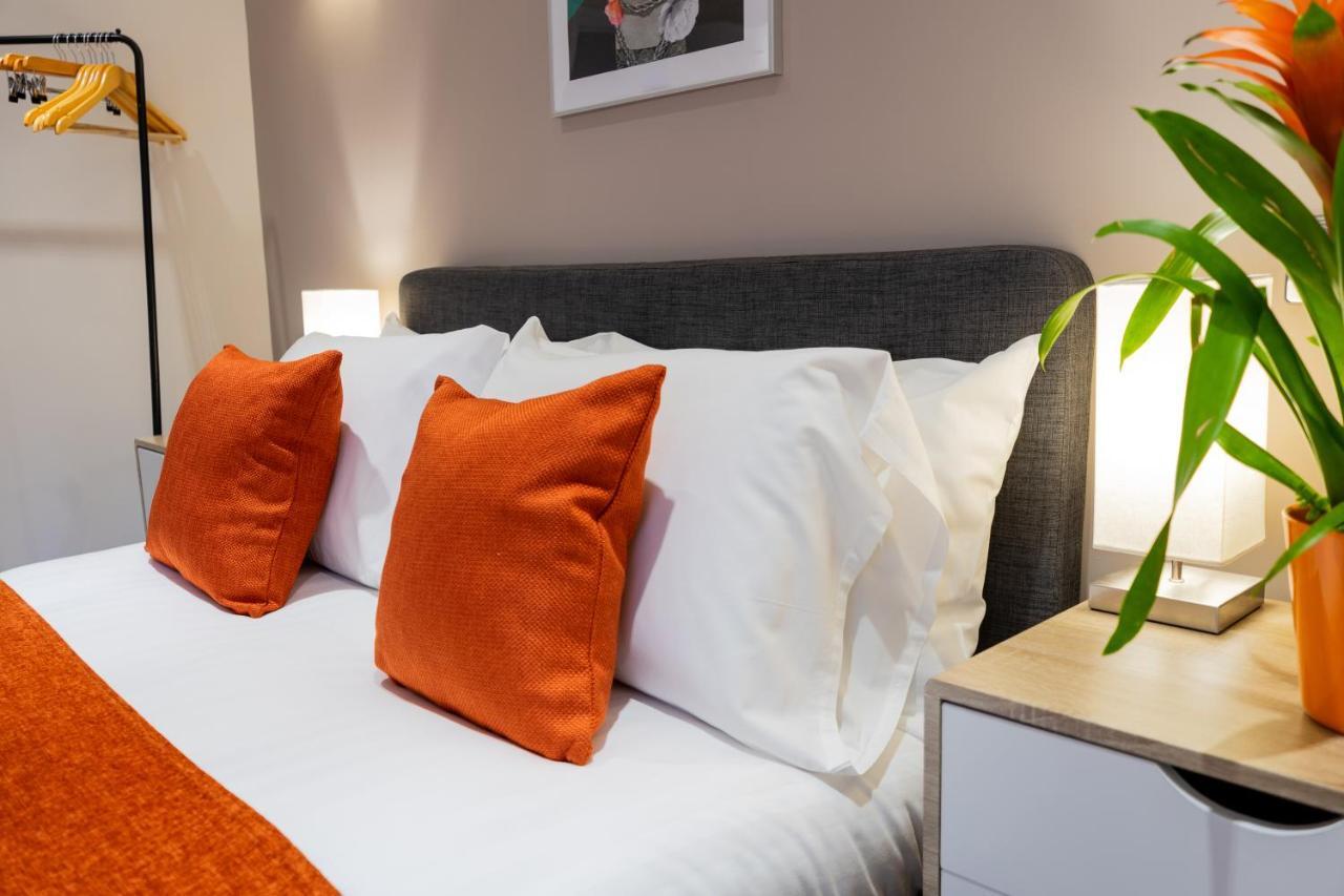 Centre Haven: Stylish 2-bed With Secure Parking & Garden Apartment Peterborough