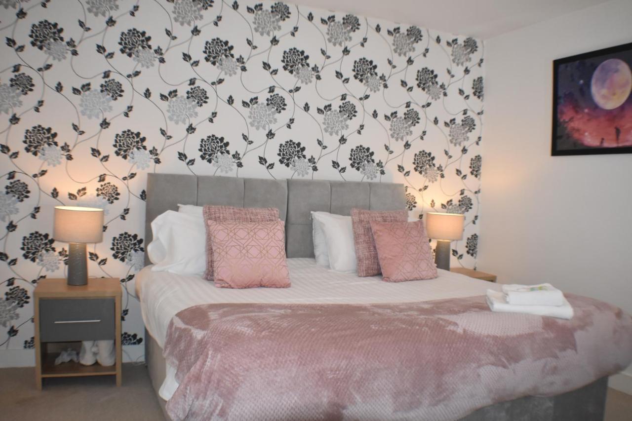 Four Chimneys House Holiday home *