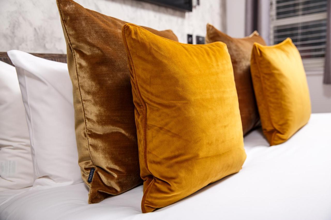 Signature Aparthotel 4*