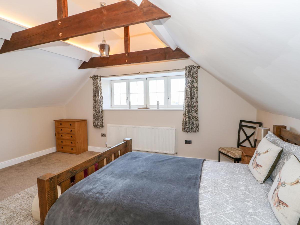 Half Acre Annexe *