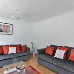 Kvm - Highclere House For Large Groups With Parking By Kvm Stays