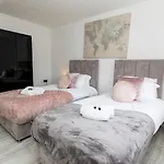 K Suites - Flat 110 Fulbridge Road