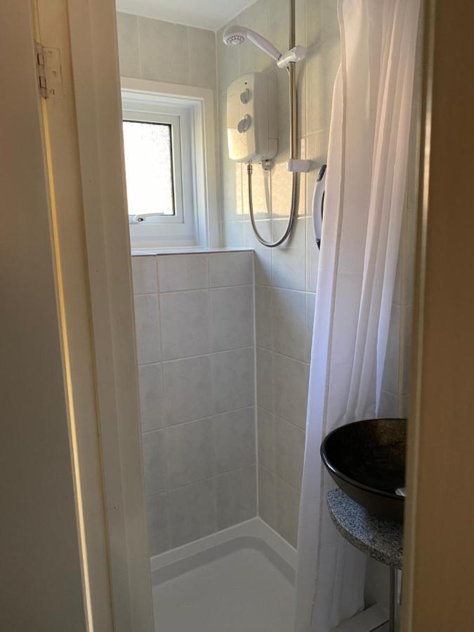 Guest house Quiet, Spacious Double Bedroom! *