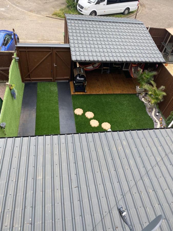 Quiet, Spacious Double Bedroom! Guest house