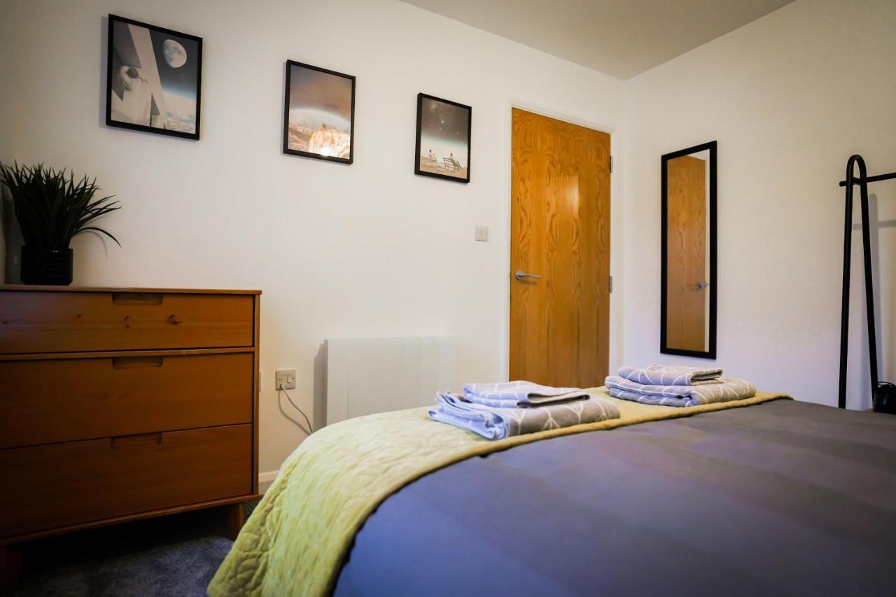 Neon Road At Park House Centre Apartment Peterborough