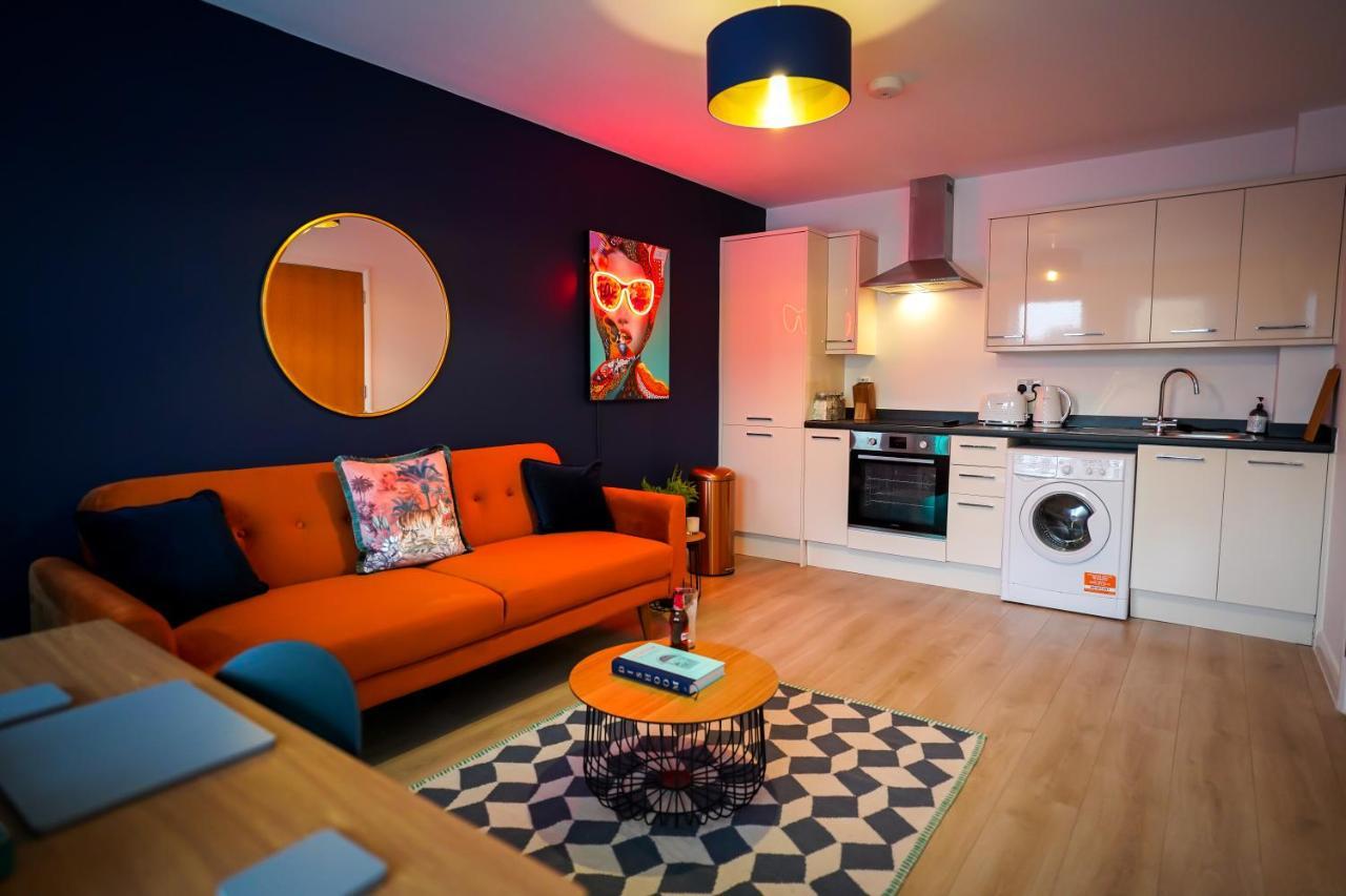 Neon Road At Park House Centre Apartment