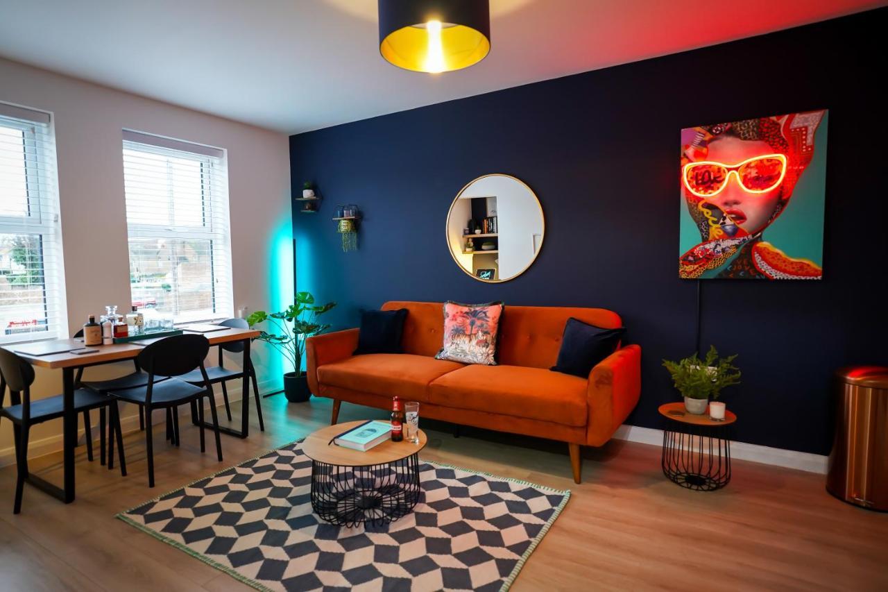 Apartment Neon Road At Park House Centre *