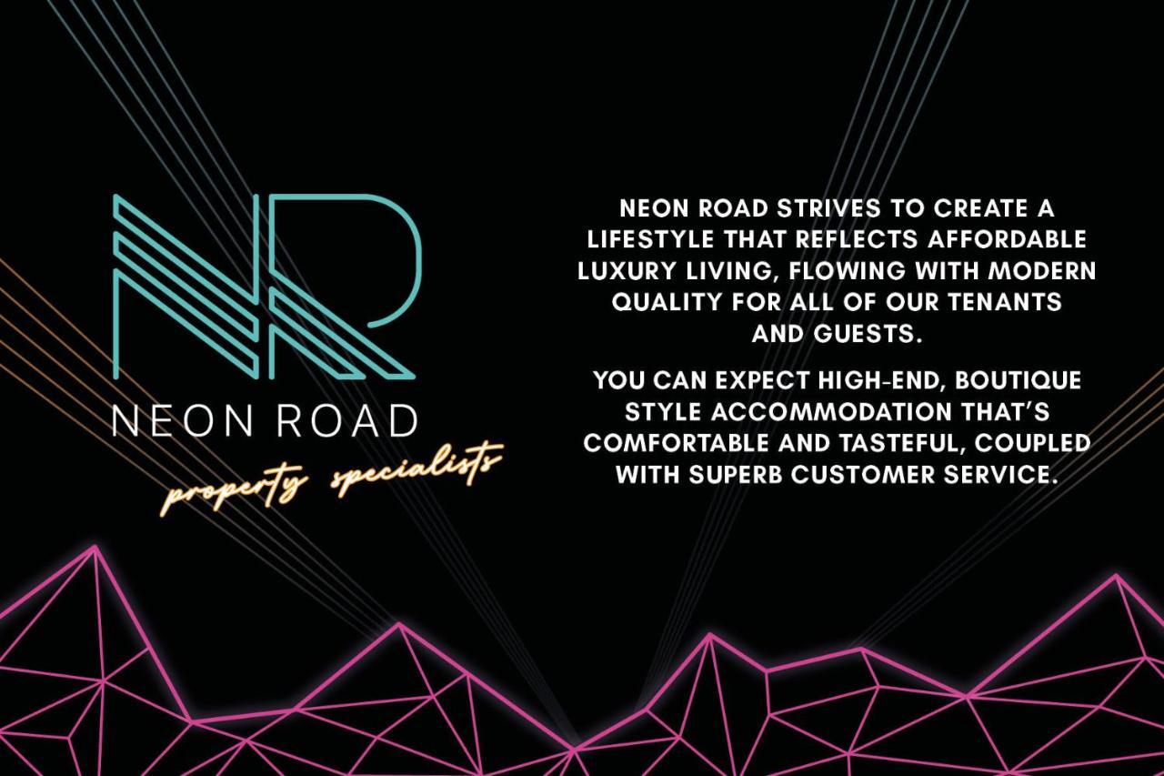 Apartment Neon Road At Park House Centre