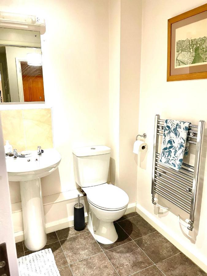 Luxurious Two-bedroom In The Centre Of