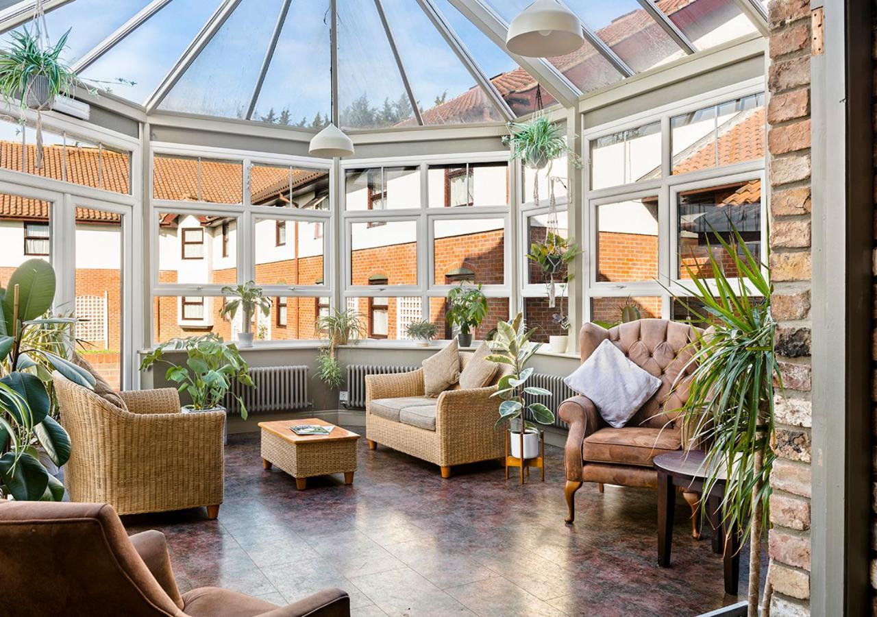 Dragonfly Hotel 3*